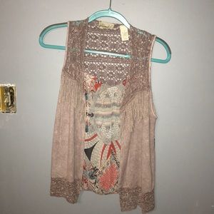 Lacey, yarn vest